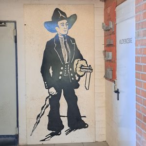 Kunst im AZ Bau: ein Zimmermann